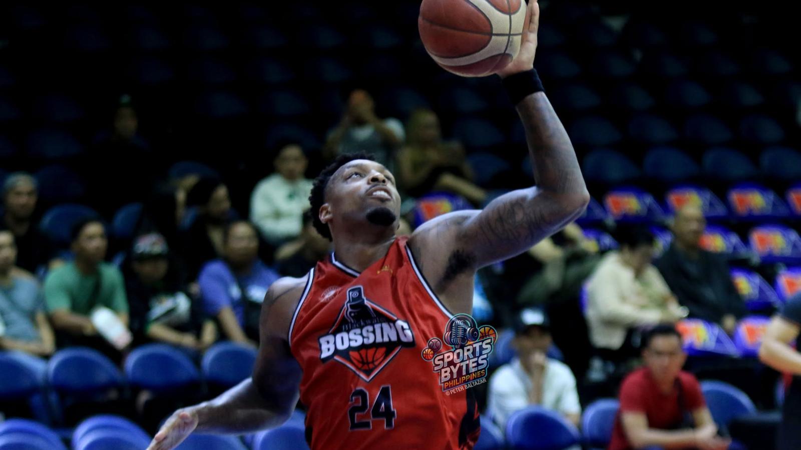 Kentrell Barkley powered Blackwater to a comeback victory over Phoenix in the PBA Governors' Cup. [photo credit: Peter Baltazar]