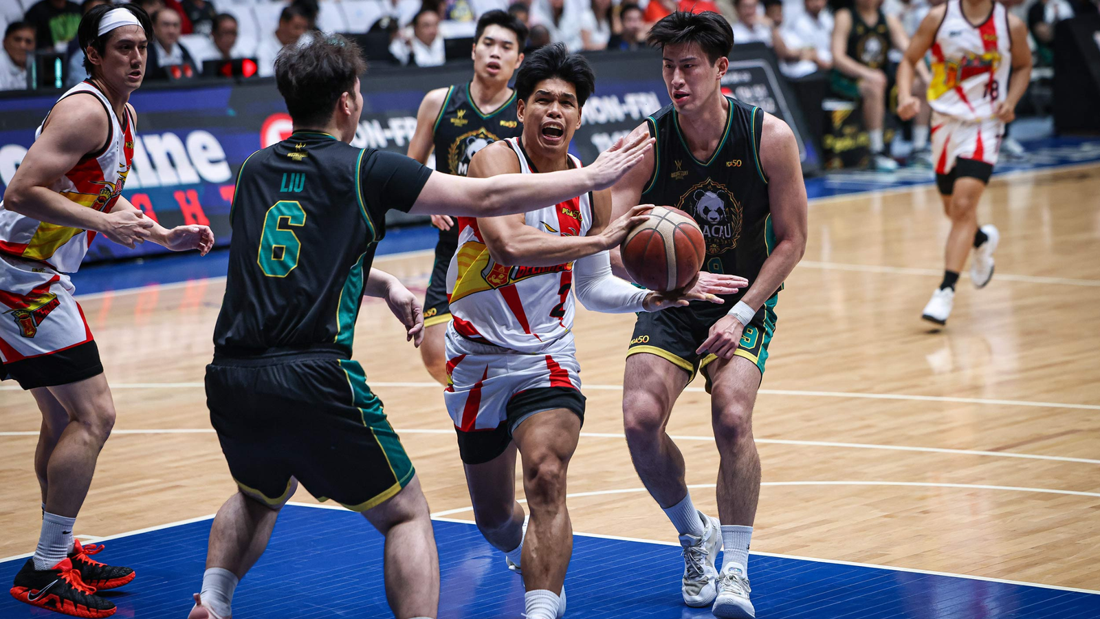 Don Trollano helped San Miguel establish a record 43-point halftime lead. [PBA Images]