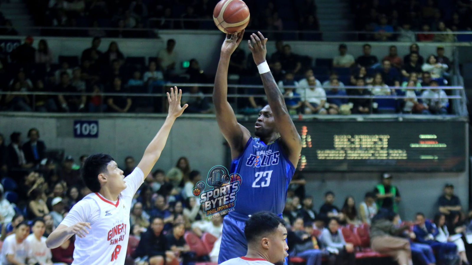 Varnado had 31 points, six rebounds, four assists, three steals and two blocks. [photo credit: Peter Baltazar]