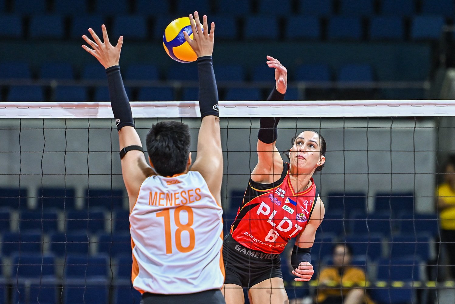 Savi Davison led PLDT's attack with 32 points as the High Speed Hitters improved to 2-2 in the tournament. [PVL Images]