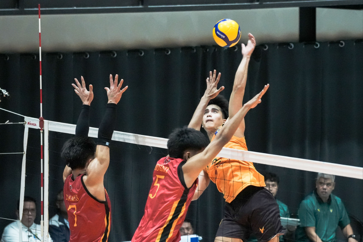 FEU captain Dryx Saavedra led the Tamaraws in their opening victory of the V-League Collegiate Challenge title defense.
