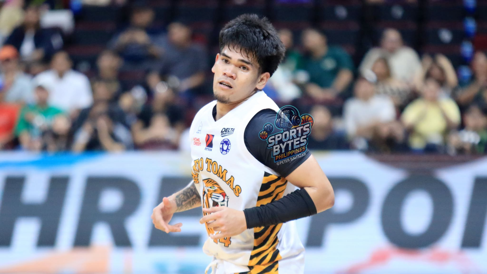 Mark Llemit led UST with 22 points, seven rebounds and three assists in its 98-87 win over UE in UAAP Season 89. [photo credit: Peter Baltazar]