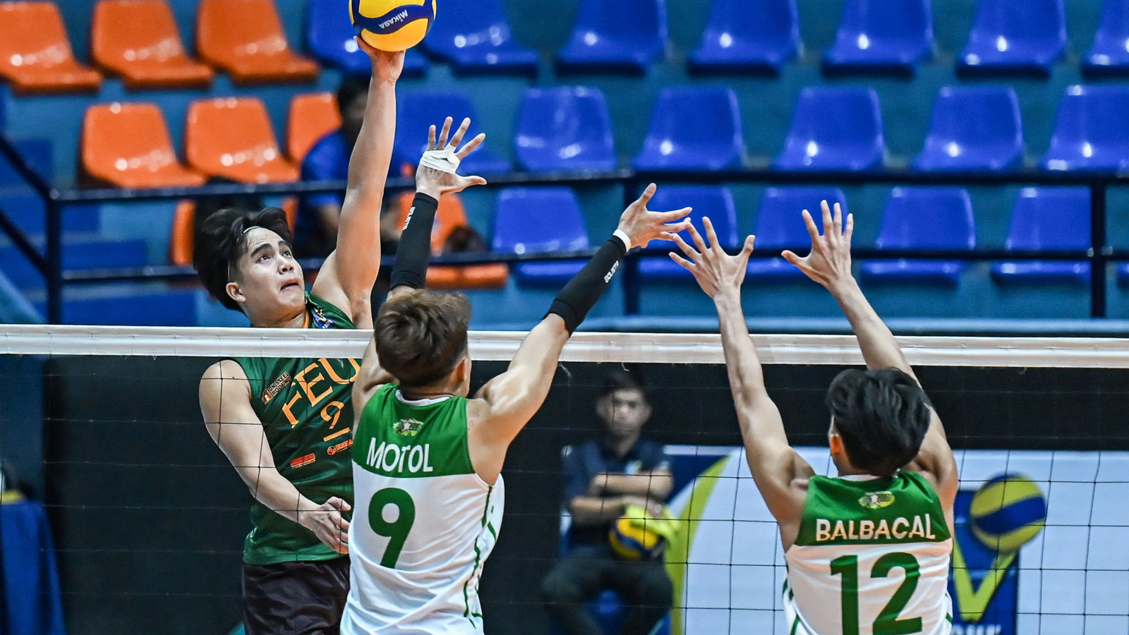Dryx Saavedra led FEU with 18 points as the Tamaraws opened their V-League semifinal series with a straight-set victory. [PVL Images]