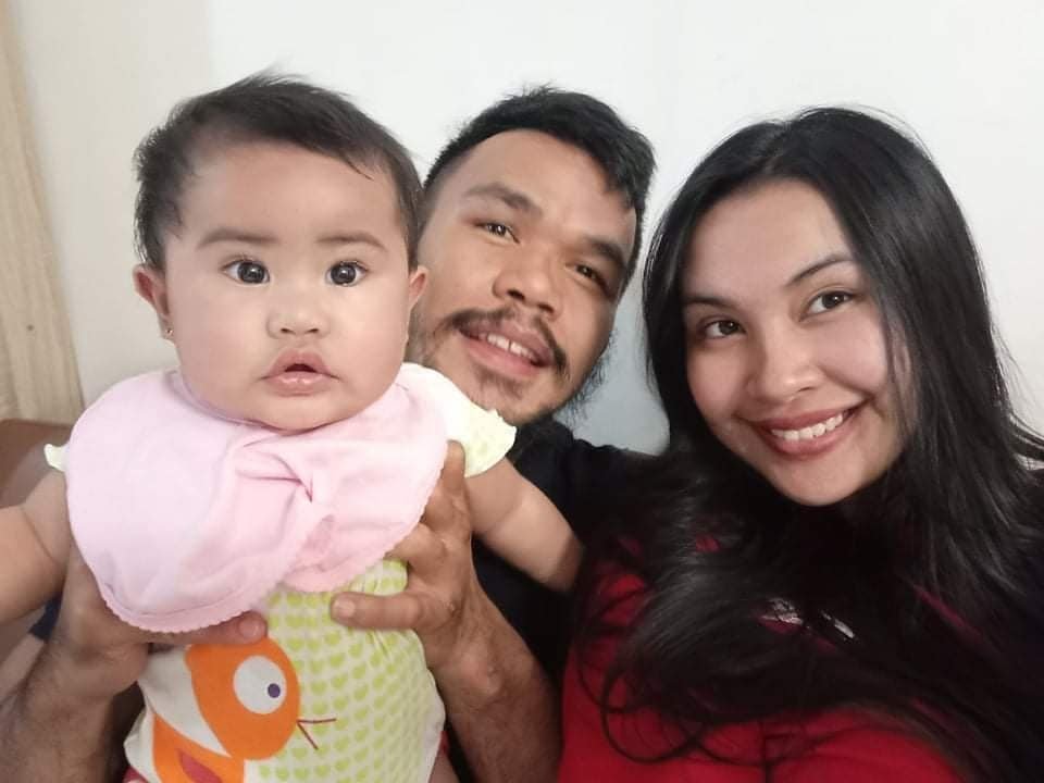 Roland Dy and family