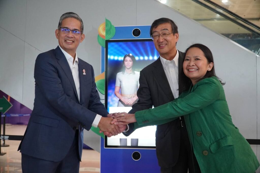 Photo shows Al Panlilio, PLDT CEO, Kaz Nishihata, NTT Data CEO and Jane Basas, MediaQuest CEO [PR photo]