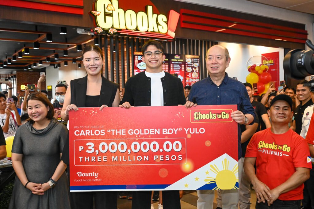 From left to right: Dianne Choi, Bounty Fresh Group Holdings Chief Financial Officer, Patricia Cheng-Lim, Bounty Fresh Group Holdings, Inc. Vice President for Corporate Marketing and Chooks-to-Go Inc. Executive Vice President for Operations, Carlos Yulo, Atty. Kenneth Cheng - Bounty Fresh Group Holdings CEO, and Mansueto “Onyok” Velasco.