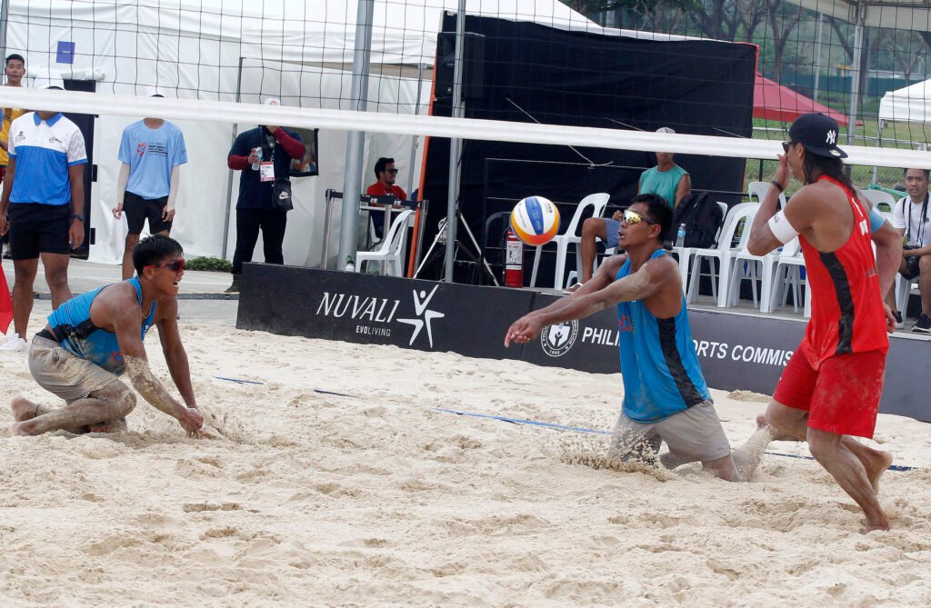 Ran Abdilla against Japan Defender Takahashi Takumi [PNVF photo]