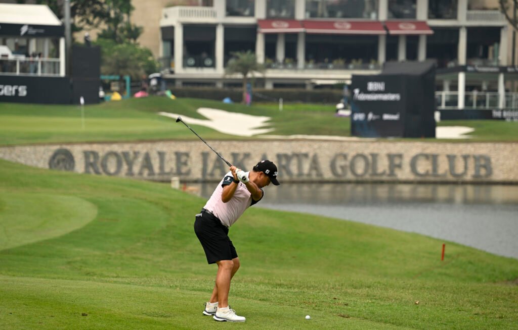 Richard T. Lee in control at the BNI Indonesian Masters, leading by three shots with focus and finesse. [photo credit: Paul Lakatos (Asian Tour)]