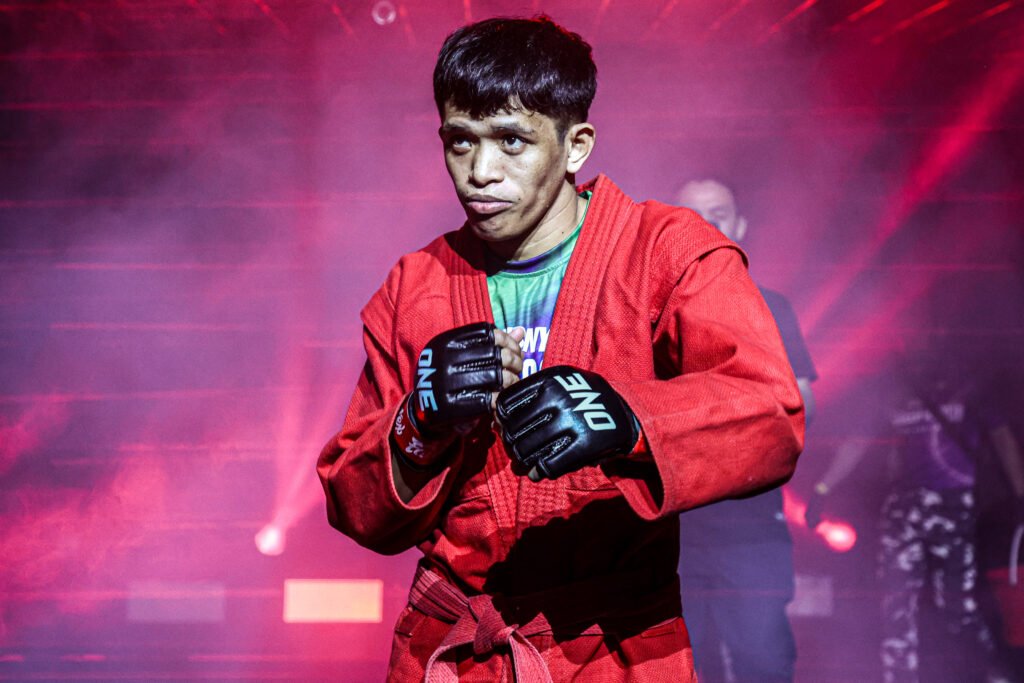 Filipino MMA rising star Marwin Quirante eyes a $100K contract at ONE Friday Fights 89. Can he keep his momentum going?