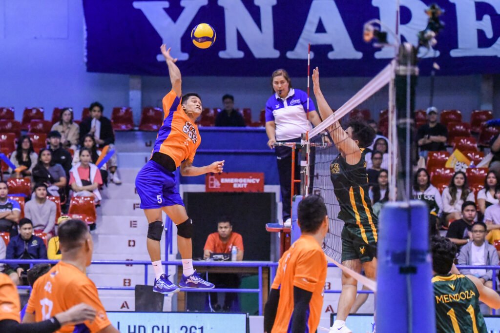 Intensity on full display! The King Crunchers and DN Steel-FEU Ultras left it all on the court in a thrilling four-set battle at the Spikers’ Turf Invitational Conference. [Spikers' Turf images]