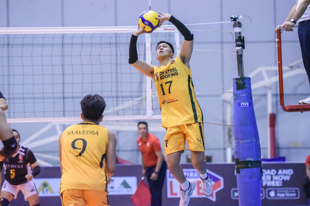 Focused and fired up: The FEU Ultras bring their A-game as they aim to dominate the court and secure their spot in the semifinals. 💪🏐 [Spikers Turf images]