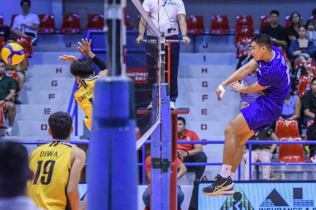 Savouge's relentless defense in action during a crucial rally against the PGJC Navy Sealions. [PVL Images]