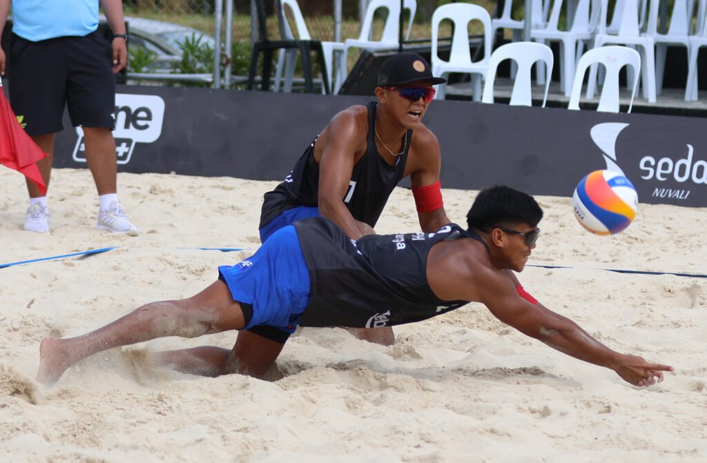 A fierce battle at the Nuvali Sand Courts as Alas Pilipinas fights hard against the top-ranked Bello twins in the World Beach Pro Tour Challenge. [PR photo]