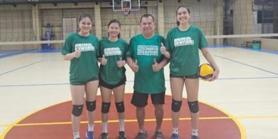 (From left) Joenil Anne Ramos, Rhea Tomas, Bacolod Tay Tung High School Thunderbolts team manager Jose Montalbo, and Camila Amor Bartolome. Photo courtesy of Jose Montalbo.