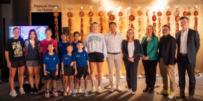 From Left_ Eva Marie Desvignes, Lynelle Lim, Audrey Tong, Ball Kids, Anna Kalinskaya, Bernard Yeung [CEO of OPUS 3 Productions], Laura Ceccarelli, Cristina Romero [WTA Supervisor], Yazed Osman, Bill Lee [CTO, Dualmint] (photo credit: Singapore Sports Hub)