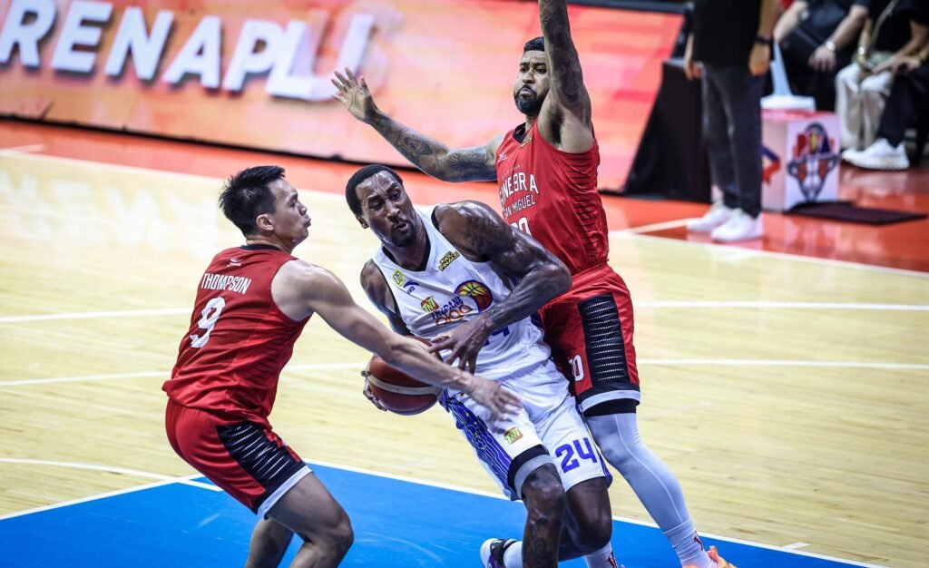 Rondae Hollis-Jefferson drives past Ginebra defenders in Game 6 of the PBA Finals. [PBA Images]
