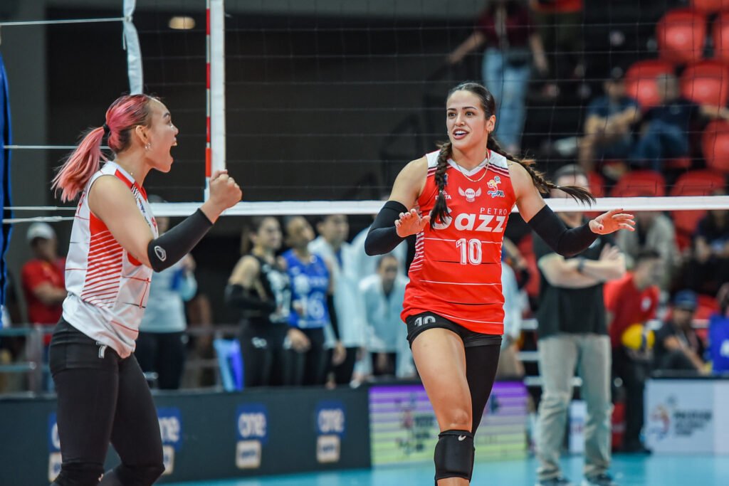 Brooke Van Sickle’s offensive firepower led Petro Gazz past the Thunderbelles in straight sets. [PVL Images]