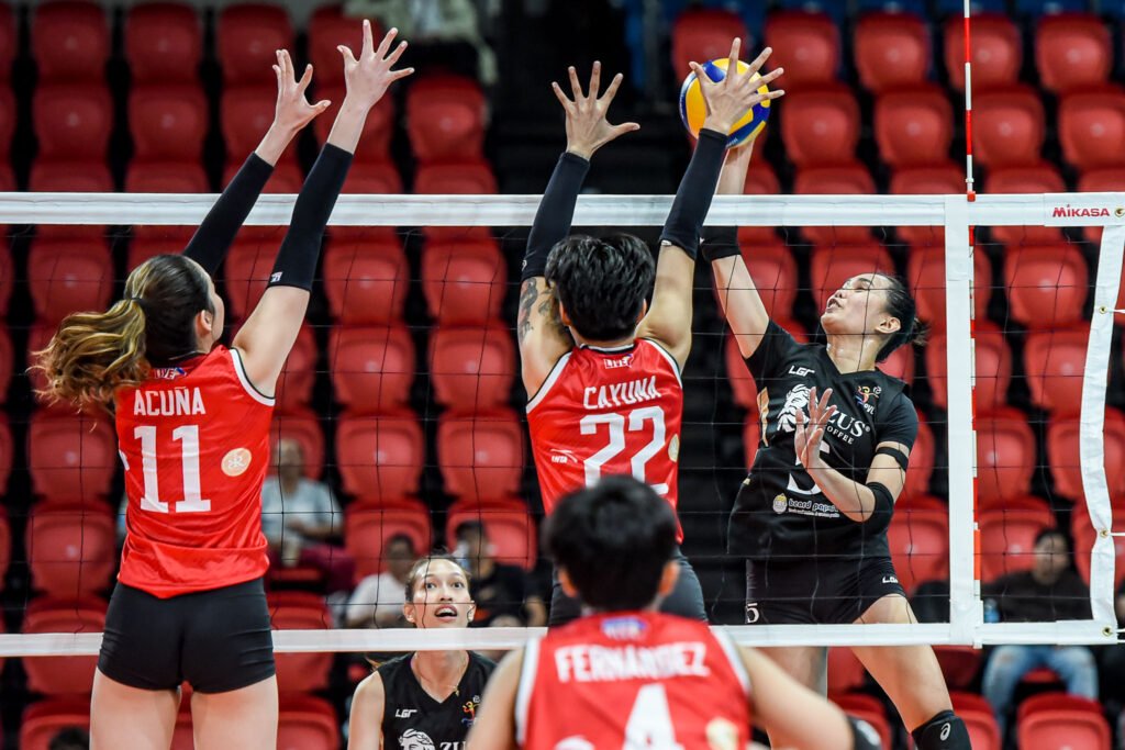 Chai Troncoso delivers the clutch hits to seal ZUS Coffee’s upset win over Cignal. [PVL photo]