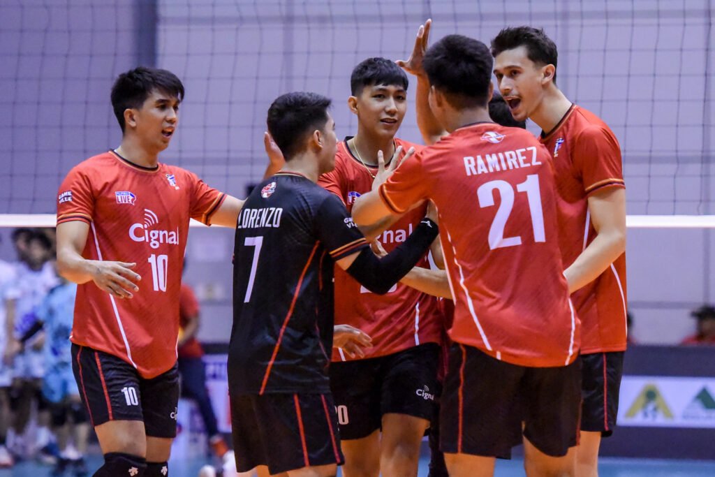 Cignal celebrates a key win over VNS-Laticrete in the 2025 Spikers’ Turf Open Conference. [Spikers' Turf photo]