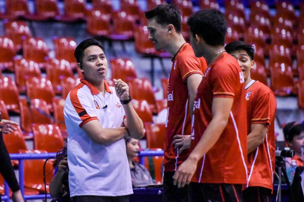Cignal head coach Dexter Clamor emphasizes the importance of consistency as his team faces tough back-to-back matches. [Spikers Turf photo]