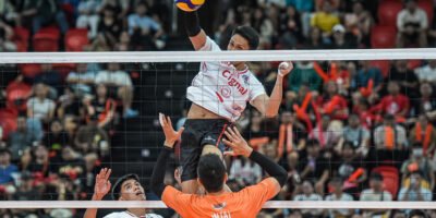 Cignal HD Spikers and Criss Cross battle for the top spot in the Spikers’ Turf Open Conference. [Spikers' Turf photo]