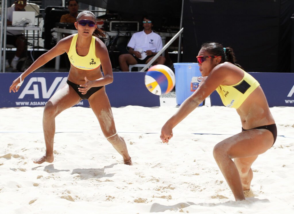 Khylem Progella and Sofia Pagara of Philippines against China