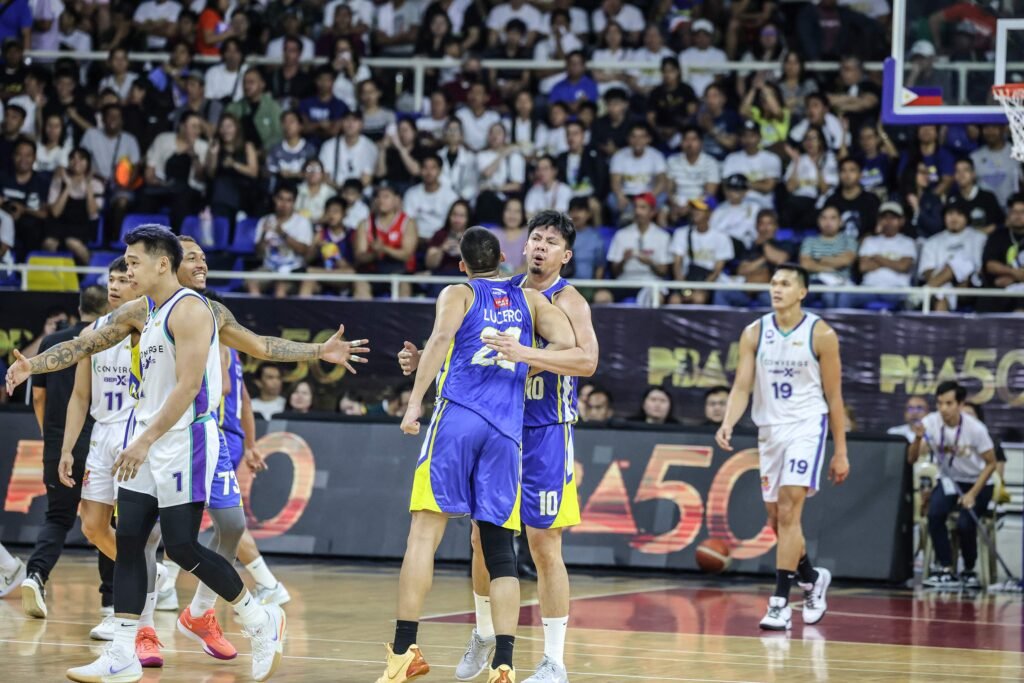 Ian Sangalan and Zavier Lucero of Magnolia [PBA Images]