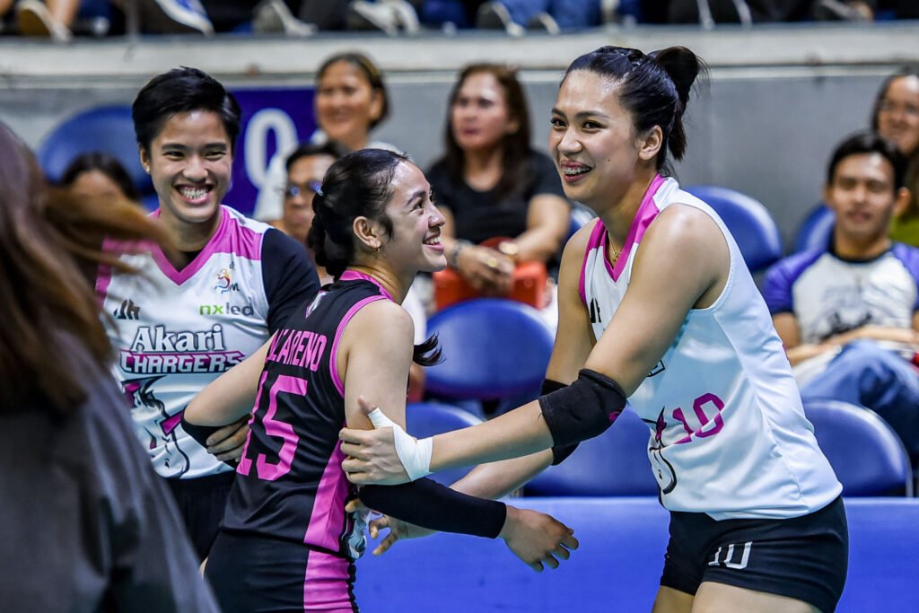 Akari’s bench erupts after completing their comeback against the Flying Titans. [PVL Images]