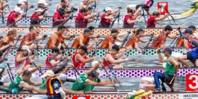 Experience the thrilling Sun Life Hong Kong International Dragon Boat Races in Tsim Sha Tsui—where strength meets tradition! (Photo Credits: SHOTCOURT)