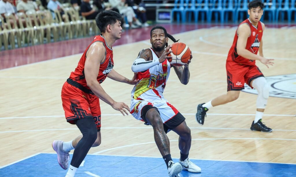 CJ Perez torches Blackwater with 20 points to lead SMB’s third straight win [{BA Images]