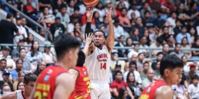 Stephen Holt fires off a shot in Ginebra’s matchup with Rain or Shine on June 15, 2025. [PBA Images]