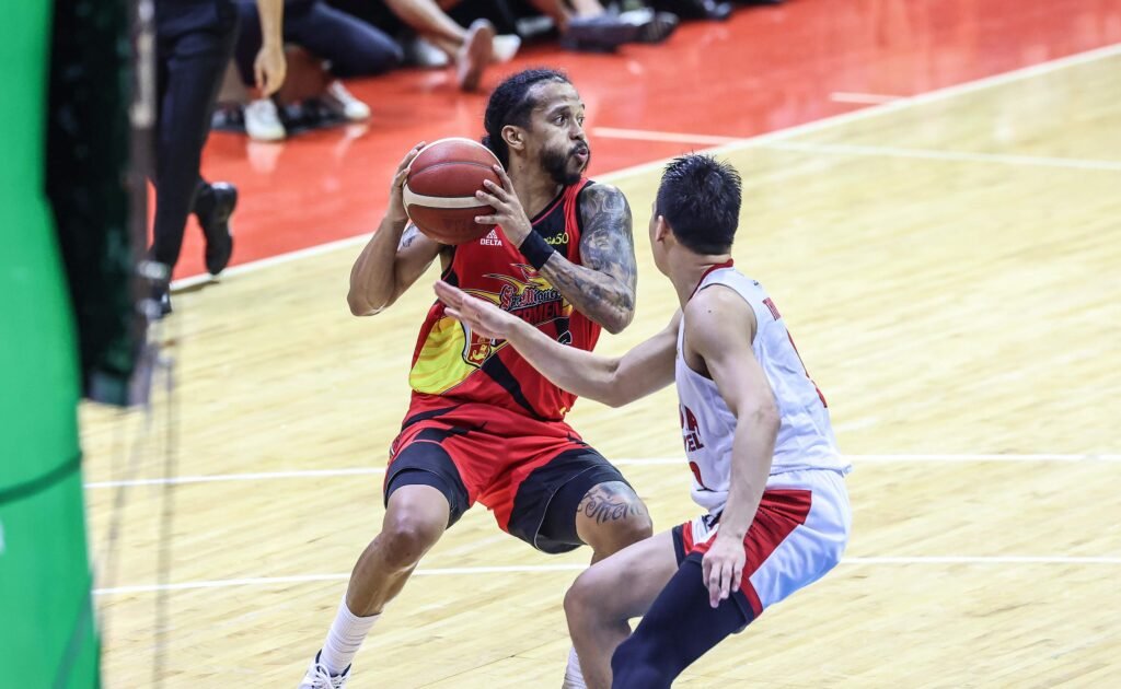 Chris Ross proves clutch with 19 points and key steals in SMB’s knockout win. [PBA Images]