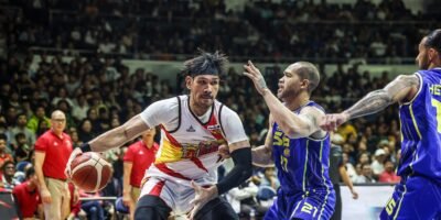 June Mar Fajardo powers through TNT defenders en route to a 33-point performance in Game 3 of the PBA Philippine Cup Finals [PBA Images]