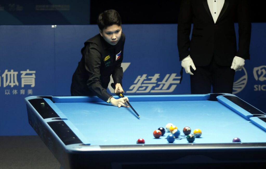 Centeno in action against China’s Yu Han during the intense championship match.
