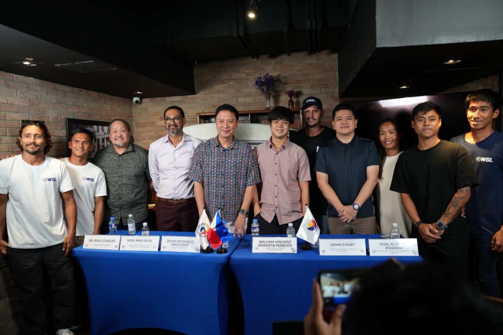 PSC chairman Patrick Gregorio with event officials at the PSA Forum in Makati.