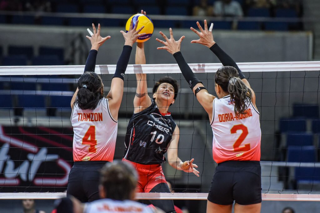 Ara Galang fires the match-winning spike to send Chery Tiggo to the PVL Finals. [PVL Images]