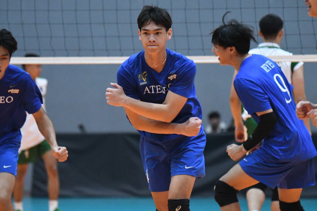 Jian Salarzon powers Ateneo with a 23-point performance against Saint Benilde. [PVL Images]
