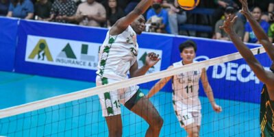La Salle’s Ousseini dominates at the net against the Tamaraws’ defense. [PVL Images]