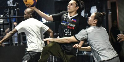 Terrence Romeo drives past Alex Cabagnot.