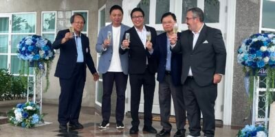 AVC and PNVF president Ramon “Tats” Suzara (center) and PSC chairman Patrick “Patò” Gregorio (second from left) lead the toast with (from left) Thailand Volleyball Association president Somporn Chaibangyang and National Olympic Committee of Thailand secretary-general Thana Chaiprasit and FIVB president Fabio Azevedo. [PNVF photo]