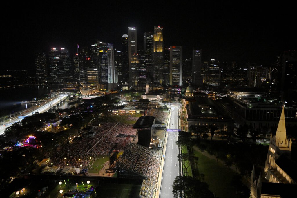 Fans fill the Padang for headline performances at the night race [photo credit: Fiona Smith | Singapore GP Pte Ltd]