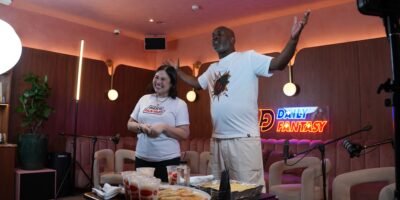 Fans welcomed Payton as he tried halo-halo and joined a special meet-and-greet.
