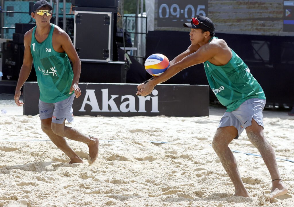 James Buytrago and Ran Abdilla battle the Australian duo during their Pool H match at the Nuvali Sands Court. [