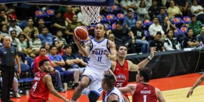 Chris Newsome leads Meralco’s comeback with a strong all-around game. [PBA Images]