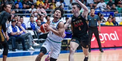 Juan Gomez de Liano drives to the basket during his historic PBA debut for Converge. [PBA Images]