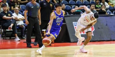 Mark Barroca takes charge in the fourth to lead Magnolia past Titan Ultra. [PBA Images]