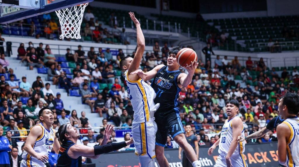 Cansino scores 23 to lead the Bolts past Magnolia in a thrilling endgame. [PBA Images]