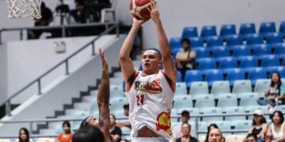 Keith Datu leads Rain or Shine’s balanced attack in their win over Blackwater. [PBA Images]