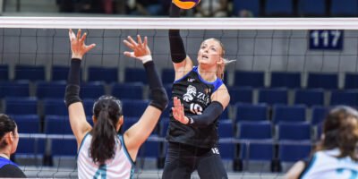 Anna DeBeer powers through the Galeries Tower defense for one of her 18 points. [PVL Images]