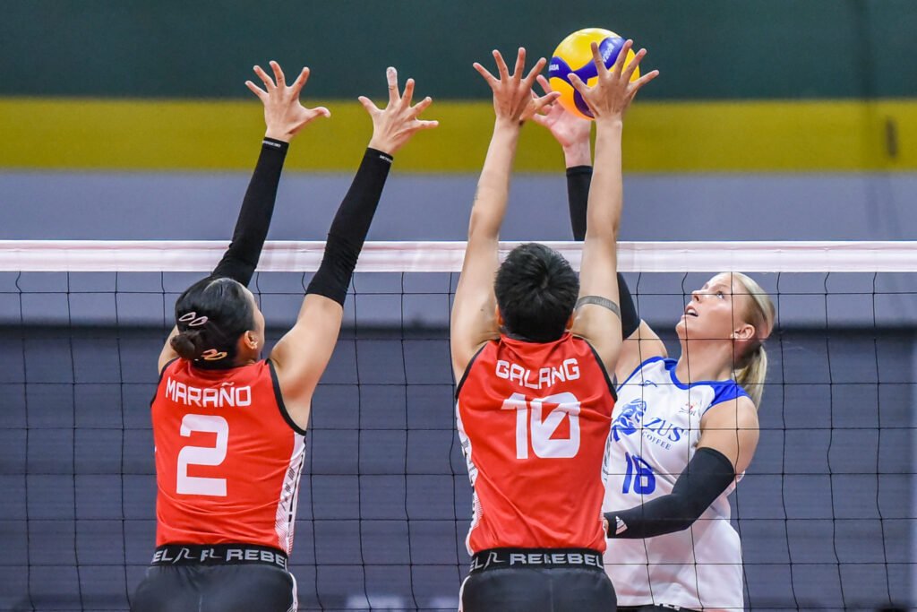 DeBeer showcases her offensive versatility during her 37-point outburst. [PVL Images]